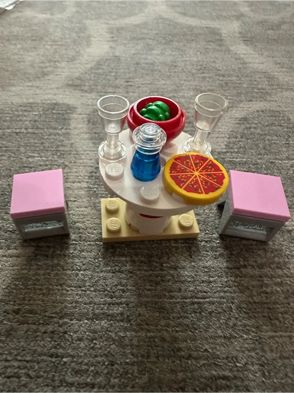 LEGO Friends Stephanie's Pizzeria 41092